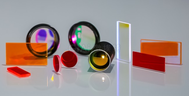 平面濾鏡、濾光鏡、濾光片是不是同一種東西？