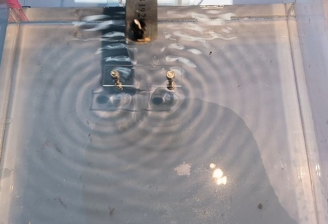 什么是相消干涉？什么是相長干涉？